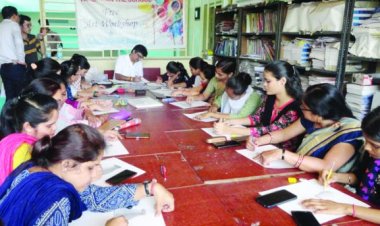 वर्धमान स्कूल टीचर्स ने पेंसिल-पोस्टर आर्ट की बारीकियां सीखीं