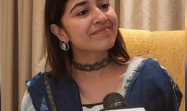 'मिर्जापुर 3' से पहले श्वेता त्रिपाठी शर्मा ने काशी में बाबा विश्वनाथ के किए दर्शन