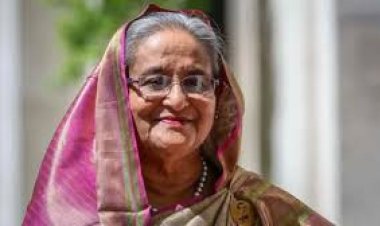 बांग्लादेश: वो कुछ घंटे, जिनमें शेख़ हसीना से छिनी सत्ता और देश छोड़कर भागना पड़ा