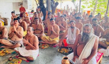 रामानन्द आश्रम गुफा मंदिर में श्रावणी उपाकर्म:सालभर की गलतियों के लिए दशविधि स्नान कर पहना नया यज्ञोपवीत