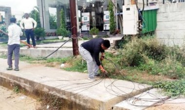 इंटरनेट कंपनियों के केबल काटना शुरू