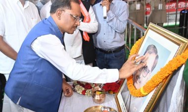 मानववाद के प्रवर्तक पंडित दीनदयाल उपाध्याय की जयंती पर माल्यार्पण कर उन्हें नमन किया।