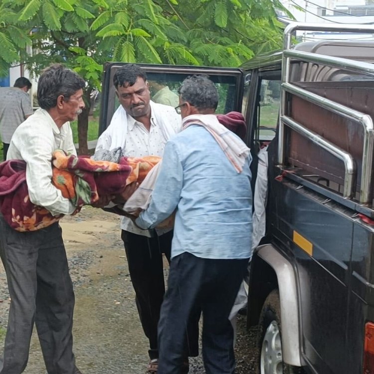 रिटायर कोल कर्मी ने लगाई फांसी:रात को सोने गए फिर दरवाजा नही खोला, दरवाजा तोड़कर शव निकाला गया