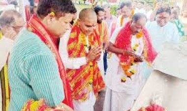 राजस्व मंत्री ने मां दंतेश्वरी मंदिर में टेका माथा