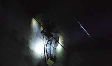 आग में फंसे लोगों का रेस्क्यू, साड़ी से बांधकर उतारा:भोपाल के करोंद में 3 मंजिला बिल्डिंग पर फंसा था परिवार; 9 को बचाया