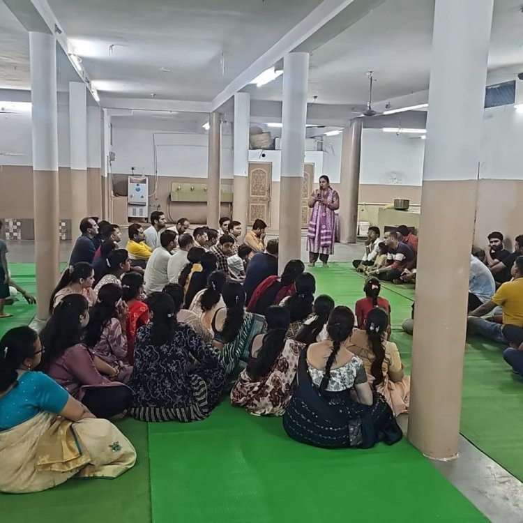 बड़वानी शहर के लोगों ने की हिंगोट प्रतिबंध करने बैठक:महिला और पुरुषों ने दिया समर्थन, प्रशासन से करेंगे सख्ती करने की मांग