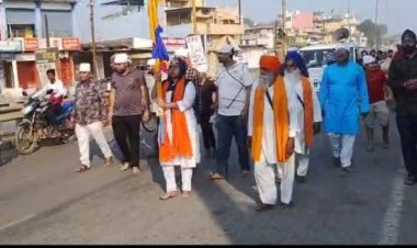 प्रकाश पर्व पर निकाली प्रभात फेरी