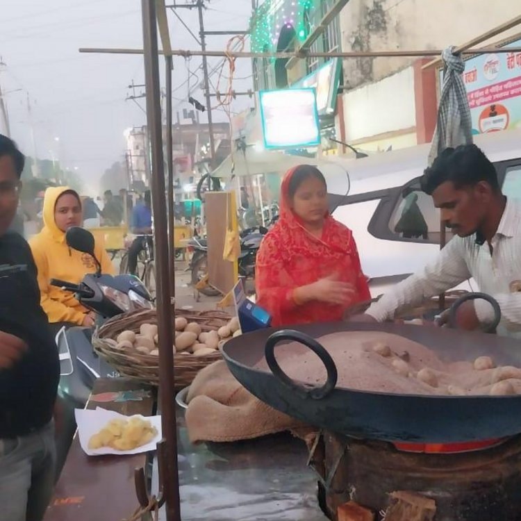 सर्दी के बढ़ते ही बदला लोगों का स्वाद:भिंड में भुने आलू-शकरकंद की बढ़ी मांग, पहली पसंद बने गरमागरम व्यंजन