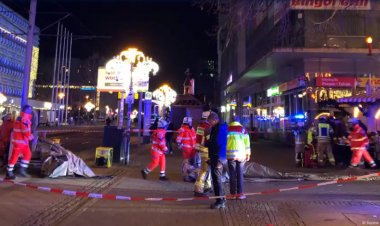 जर्मनी: क्रिसमस मार्केट में कार घुसी, दो की मौत