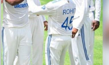 ऑस्ट्रेलिया की कमज़ोर बल्लेबाजी लाइन-अप का मतलब है कि भारत आगे है : शास्त्री