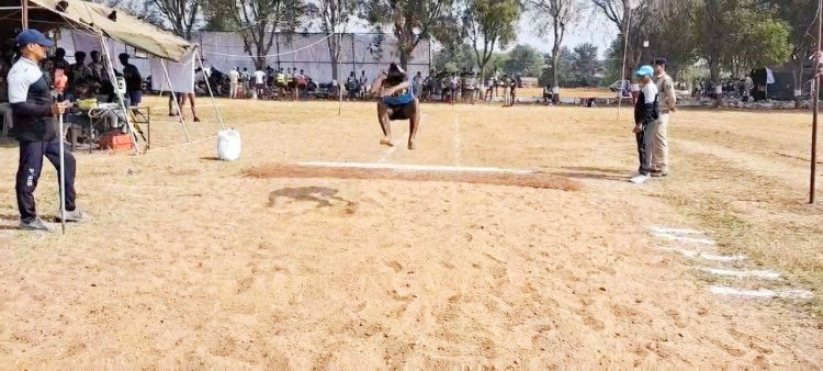 आरक्षक भर्ती में गोला फेंकने में गड़बड़ी से प्रक्रिया पर उठे सवाल, आईजी सख्त