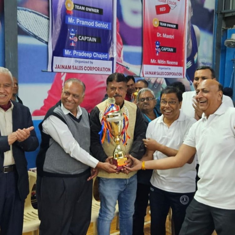 मल्हार क्रीडा लीग में फाइटर्स ने जीता बैडमिंटन खिताब:फाइनल में हीरोज को 3-2 से हराया, निर्णायक मैच में कमल-ऋषि की जोड़ी ने दिलाई जीत