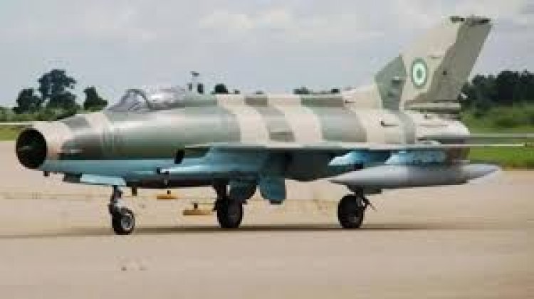 नाइजीरियाई सेना ने ‘ग़लती’ से एयर स्ट्राइक में 16 नागरिकों को मारा