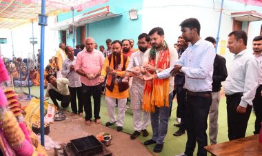 चरोदा के भव्य शोभायात्रा में शामिल हुए अनुज