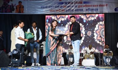 रणवीरपुर की जनता को मोह लिया अनुज की नई  फिल्म सुहाग की गीत