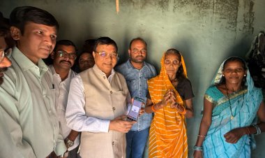 कैबिनेट मंत्री श्री देवांगन ने मोर दुआर.साय सरकार महाभियान के तहत आवास अभियान का किया शुरुआत