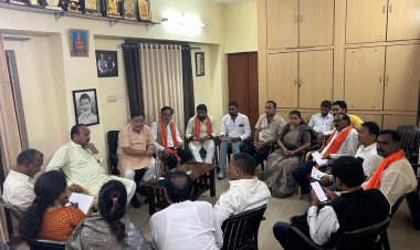 रायपुर शहर के सभी वार्डों में नियमित पेजयल आपूर्ति हो - सुनील सोनी पेयजल को लेकर दक्षिण विधायक सुनील सोनी ने ली बैठक