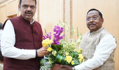 कृषि मंत्री श्री नेताम ने महाराष्ट्र के मुख्यमंत्री  देवेन्द्र फडणवीस से की सौजन्य मुलाकात