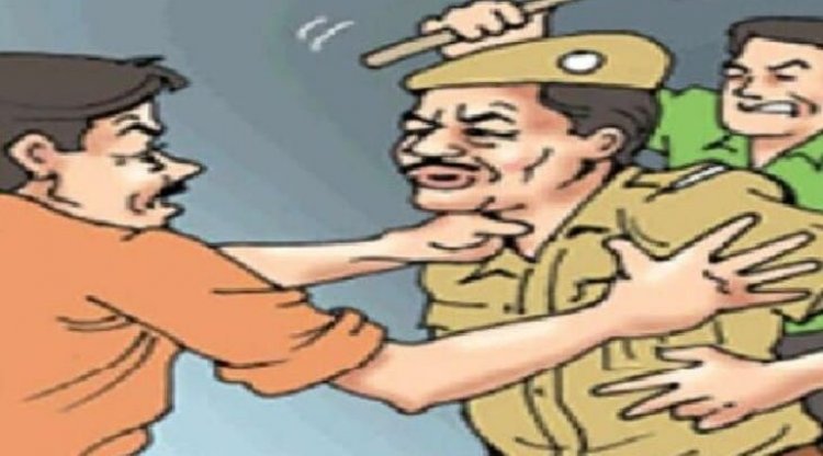 देर रात थाने के भीतर हुडदंगी,ASI से दुर्व्यवहार,फटी वर्दी,देखिए क्या है मामला!