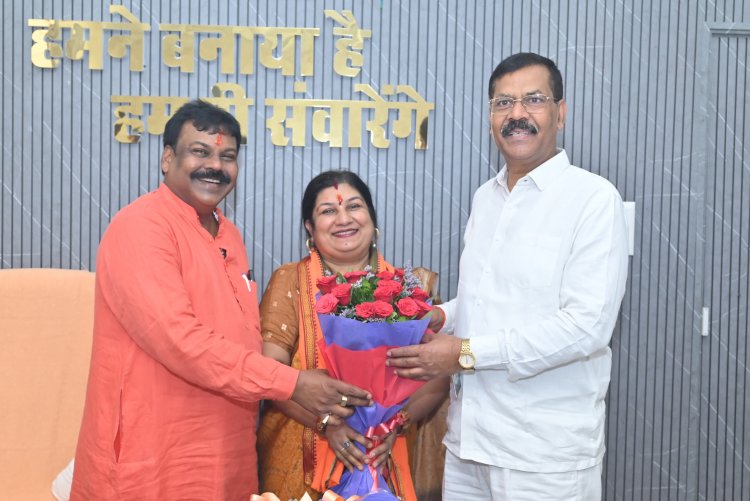 ग्रामीण विधायक मोतीलाल साहू ने दी शुभकामनायें पूजा - अर्चना करने के पश्चात साधना प्रमोद साहू ने अध्यक्ष पद का पदभार सम्हाल