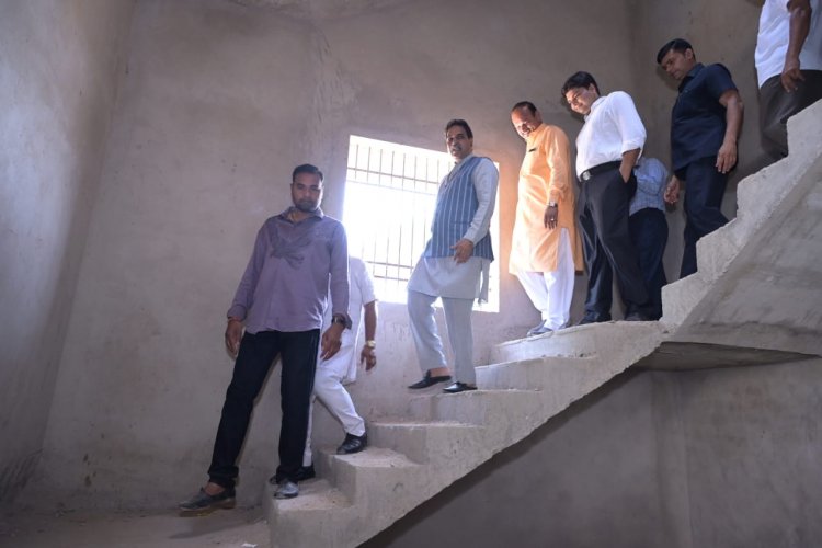 शशिबाला कन्या शाला के निर्माणाधीन भवन का कार्य 15 जून के पूर्व पूर्ण हों -  राजेश मूणत