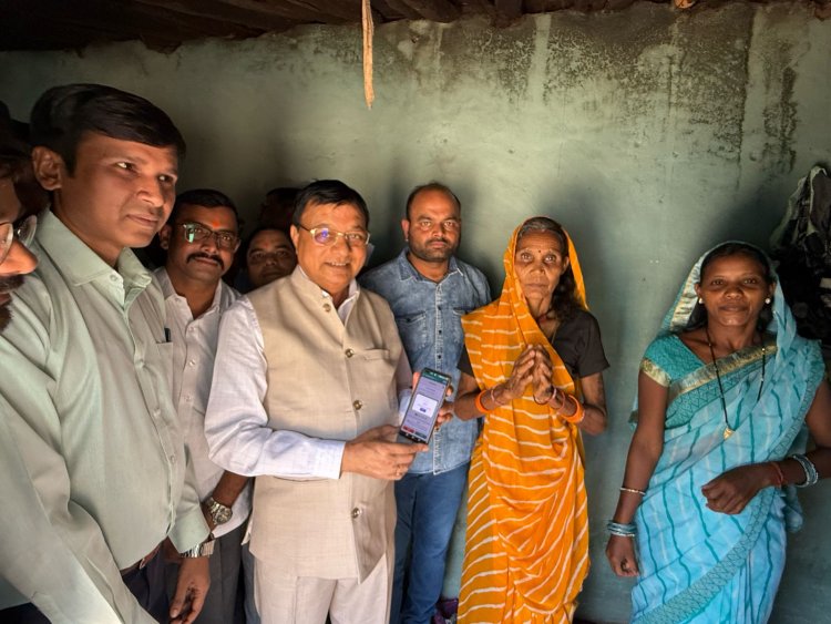 कैबिनेट मंत्री श्री देवांगन ने मोर दुआर.साय सरकार महाभियान के तहत आवास अभियान का किया शुरुआत