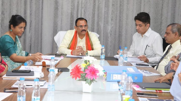 स्वास्थ्य मंत्री  श्याम बिहारी जायसवाल ने डॉ. भीमराव अम्बेडकर स्मृति चिकित्सालय में चिकित्सा सुविधाओं के सुदृढ़ीकरण और विस्तार के सम्बन्ध में दिए निर्देश