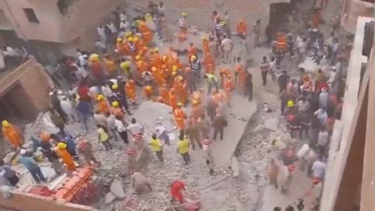 दर्दनाक हादसा: इमारत गिरने से 4 लोगों की मौत, 8-10 लोगों के फंसे होने की आशंका, सर्च ऑपरेशन जारी