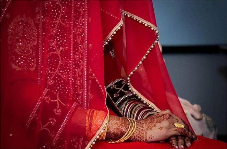 सुुहागरात की रात दूल्हे के टूटे अरमान! घूंघट उठाते ही उड़ गए होश