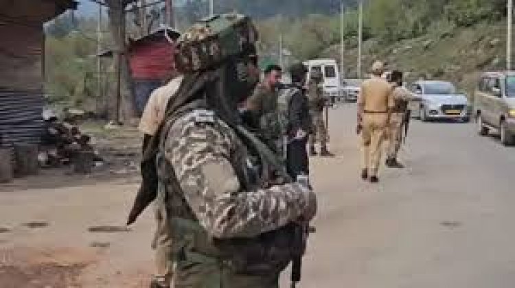 जम्मू-कश्मीर के पहलगाम में आतंकी हमला 2 लोगों की मौत हो गई है, जबकि 10 लोग घायल हो गए हैं