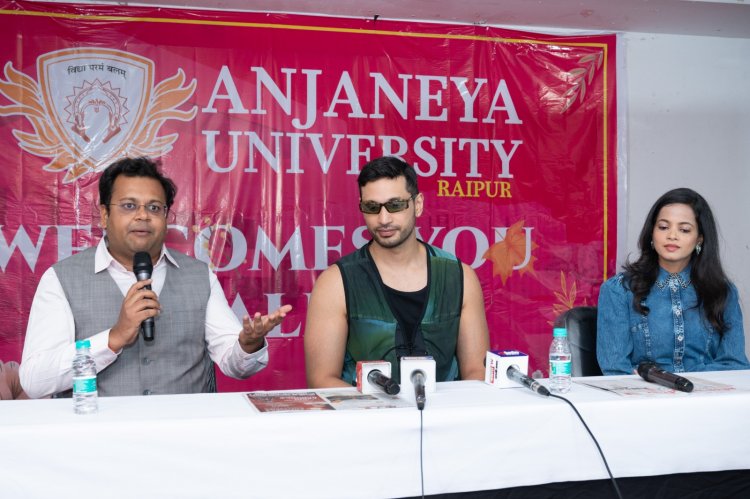 हमारा उद्देश्य छात्रों को न सिर्फ अकादमिक, बल्कि सांस्कृतिक गतिविधियों में भी आगे बढ़ने के अवसर देना है-अभिषेक अग्रवाल प्रेस कॉन्फ्रेंस का आयोजन यूनिवर्सिटी कैंपस में किया गया है,