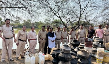 आबकारी विभाग दुर्ग की टीम ने बड़ी मात्रा में जप्त की महुआ शराब एवं लाहन
