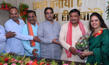 जोन 8 अध्यक्ष प्रीतम सिंह ठाकुर ने जोन अध्यक्ष पदभार सम्हाला राजेश मूणत, महापौर मीनल चौबे, सभापति सूर्यकान्त राठौड़,  प्रफुल्ल विश्वकर्मा पार्षदों, ने दी   शुभकामनायें0                                  