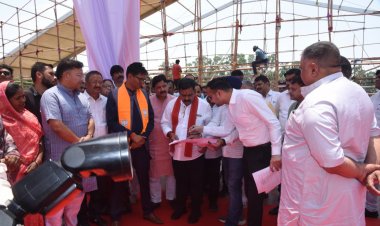 अम्बिकापुर में 'मोर आवास मोर अधिकार' कार्यक्रम, 13 मई को उप मुख्यमंत्री व प्रभारी मंत्री ने लिया तैयारियों का जायजा