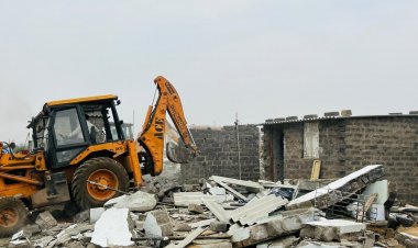 कौशल्या माता विहार में 40 अवैध कब्जे तोड़े गए ,फार्म हाऊस भी हटाया