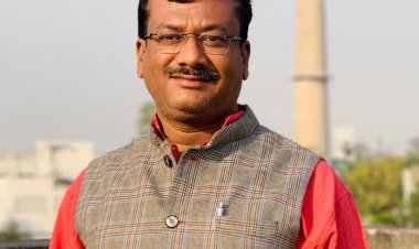 स्वास्थ्य मंत्री मेकाहारा की अव्यवस्था सुधारने में असफल, दरवाजे पर बाउंसर खड़ा कर नाकामी छिपा रहे