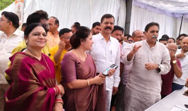 नगर निगम जोन 8 अंतर्गत सुशासन तिहार अंतर्गत भारत माता स्कूल जीई मार्ग के सामने सामुदायिक भवन टाटीबंध में आयोजित समाधान शिविर