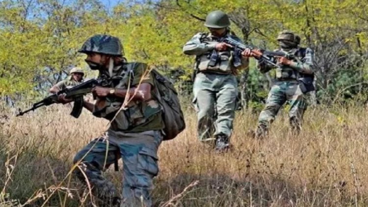 सुरक्षाबलों और नक्सलियों के बीच मुठभेड़, एक वर्दीधारी नक्सली ढेर, मौके से SLR और अन्य सामान बरामद