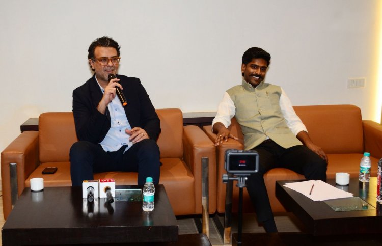 प्रसिद्ध अभिनेता, निर्माता, निर्देशक हरमन बावेजा ने प्रेस कॉन्फ्रेंस में रायपुर के पत्रकारों को संबोधित किया