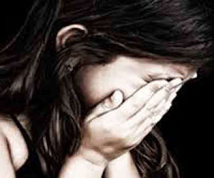 CG – निर्दयी बाप की शर्मनाक करतूत : अपनी ही दो मासूम बच्चियों के साथ की ये घटिया हरकत, सुनकर कांप उठेगा कलेजा…..