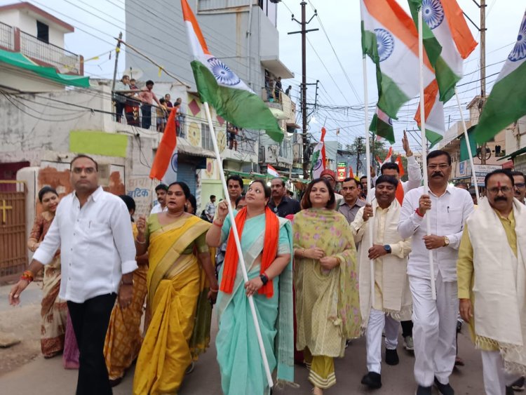 भारत की आतंकवाद पर प्रचंड प्रहार पश्चात् कूटनीतिक व रणनीतिक विजय पर तिरंगा यात्रा माना मंडल एवं सदर मंडली पर निकाली गई