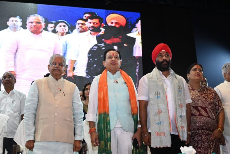 अमरजीत छाबड़ा ने ली अल्पसंख्यक आयोग अध्यक्ष पद की शपथ, विधायक डॉ संपत आअग्रवाल ने दी शुभकामनाएँ*  