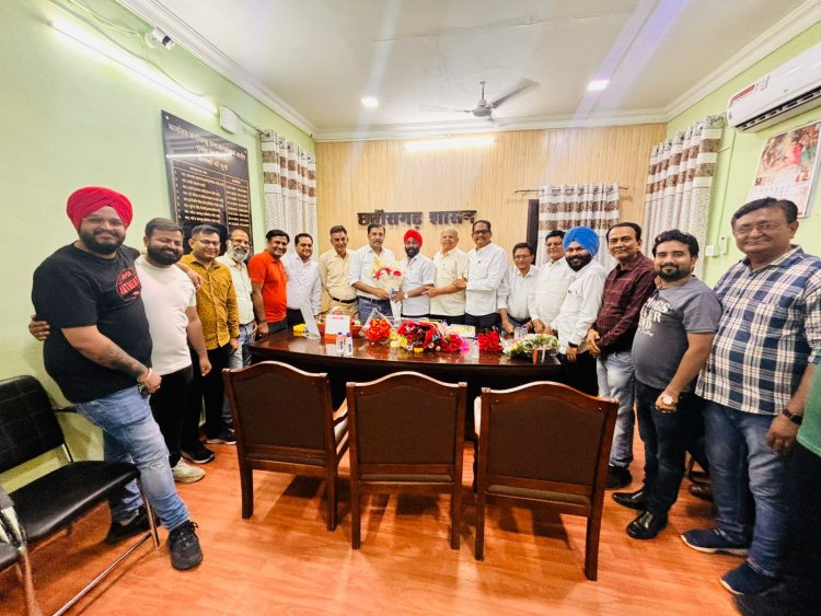 अमरजीत सिंह छाबडा  को छत्तीसगढ़ राज्य अल्पसंख्यक आयोग के अध्यक्ष के रुप में पदभार ग्रहण करने पर टीम कैट ने उनसे मुलाकात कर बधाई एवं शुभकामनाएं दी - कैट