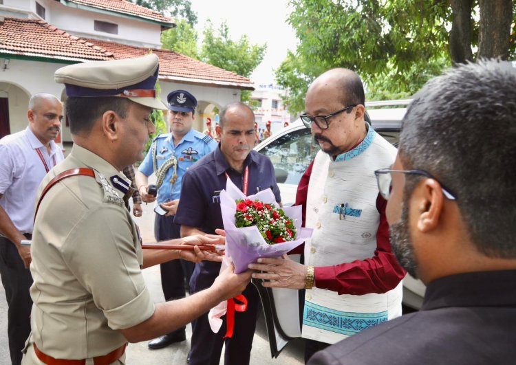 राज्यपाल  रमेन डेका का चारामा विश्राम गृह में कलेक्टर-एसपी ने किया स्वागत