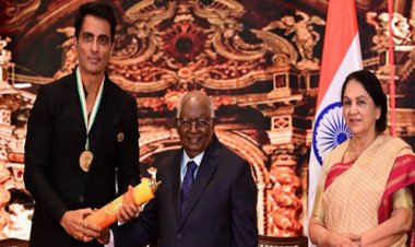 सोनू सूद को मिला ह्यूमैनिटेरियन अवॉर्ड; कोरोना काल के दौरान देशभर में की थी लोगों की मदद