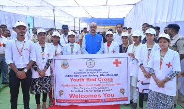 राज्यपाल श्री डेका ने मड़वाडीह पहुंच कर ग्रामीणों से किया संवाद