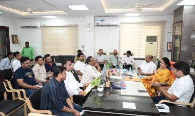 मेयर ने कहा-नहीं -नहीं- नहीं -व्यापारियों को दोनो ओर प्रवेश द्वार खोलने की अनुमति नहीं दी गई है