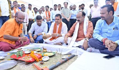 केंद्रीय राज्यमंत्री  तोखन साहू और उप मुख्यमंत्री अरुण साव ने 39 करोड़ रुपए से अधिक के कार्यों का किया भूमिपूजन