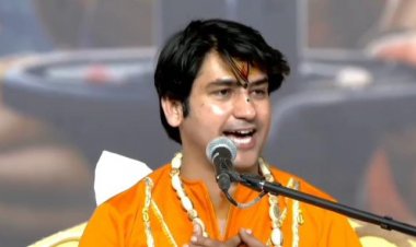 Etawah narrator controversy : भगवत कथा कहने का अधिकार सबको है, धीरेंद्र शास्त्री ने नेताओं पर साधा निशाना, देखें वीडियो