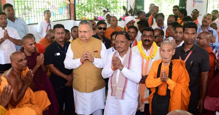 मुख्यमंत्री  विष्णुदेव साय ने भगवान गौतम बुद्ध की पूजा-अर्चना कर प्रदेश की जनता की सुख-समृद्धि एवं खुशहाली की कामना